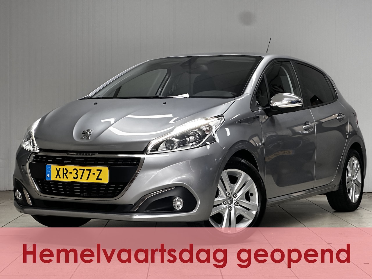 Peugeot 208 - 1.2 PureTech Signature/ LED Dagrijverl./ Apple+Android/ DAB+/ Airco/ Navi/ Cruise/ Bluetoo - AutoWereld.nl