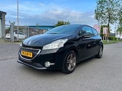 Peugeot 208 - 1.2 VTi Envy Navi/Pdc/Bluetooth/Cruise/Clima