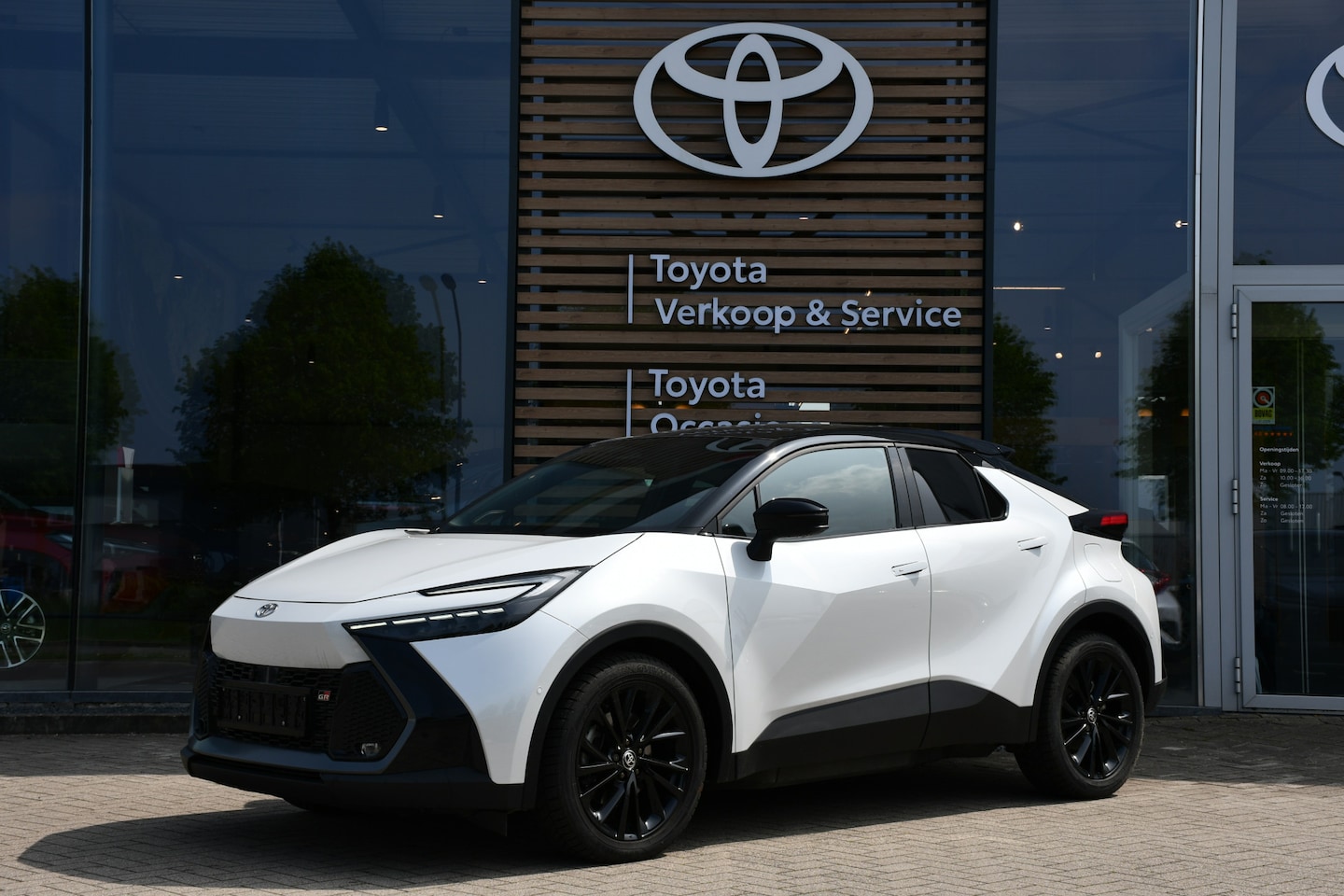 Toyota C-HR - 2.0 Plug-in Hybrid 220 GR SPORT Limited Automaat 223pk | Stuurwiel verwarmd | JBL Audio | - AutoWereld.nl