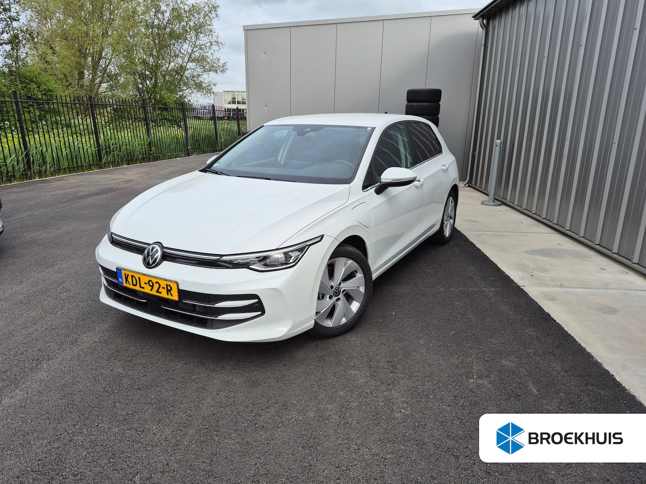 Volkswagen Golf - 1.5 eHybrid Style Edition 204PK DSG/AUTO | Achteruitrijcamera | Apple carplay Android auto - AutoWereld.nl
