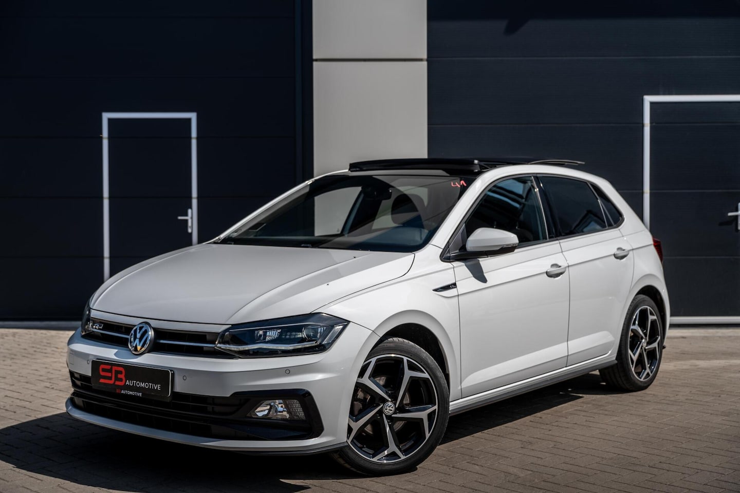 Volkswagen Polo - 1.0 TSI Highline R Line|Keyless|Pano|Vol! - AutoWereld.nl