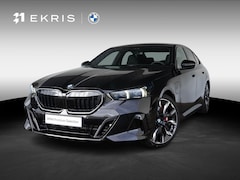BMW 5-serie - 550e xDrive | M Sportpakket Pro | Innovation Pack | Individual Ruby Black | Bowers & Wilki