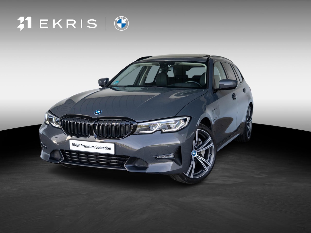 BMW 3-serie Touring - 330e | Innovationspakket | Comfort Access | Achteruitrijcamera | Panoramadak | Stoelverwar - AutoWereld.nl