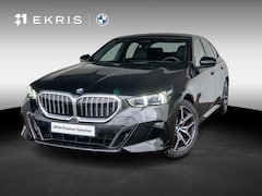 BMW 5-serie - Sedan 520i | M Sportpakket | Innovation Pack | Verwarmd Stuurwiel | Comfort Access | Panor
