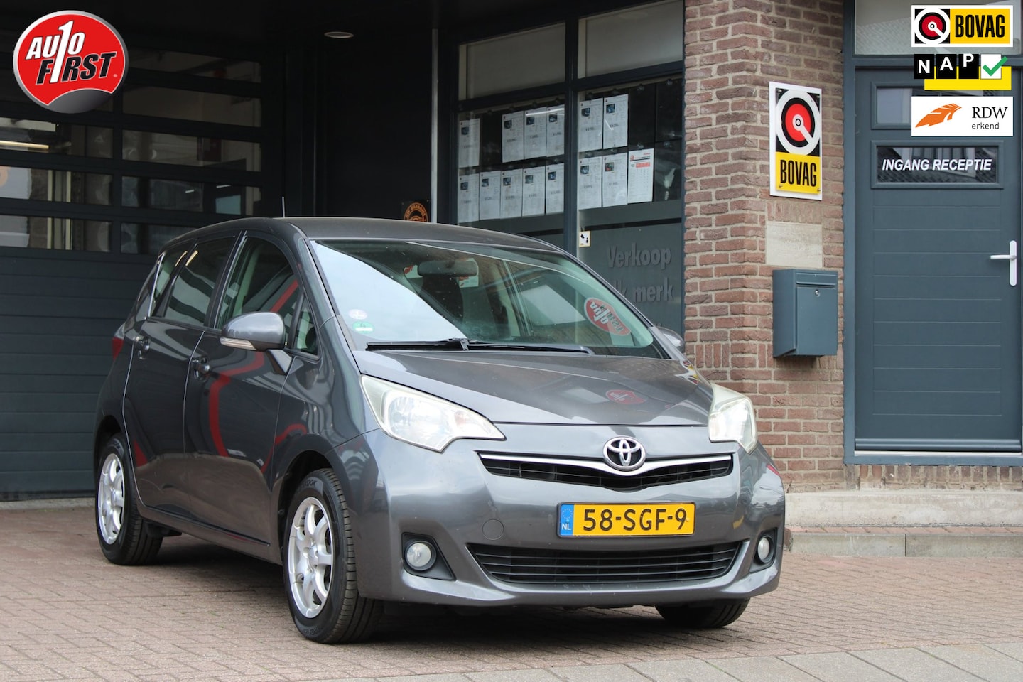 Toyota Verso S - 1.3 VVT-i Aspiration / Automaat / Camera / Extra set winterbanden / Dealer onderhouden - AutoWereld.nl