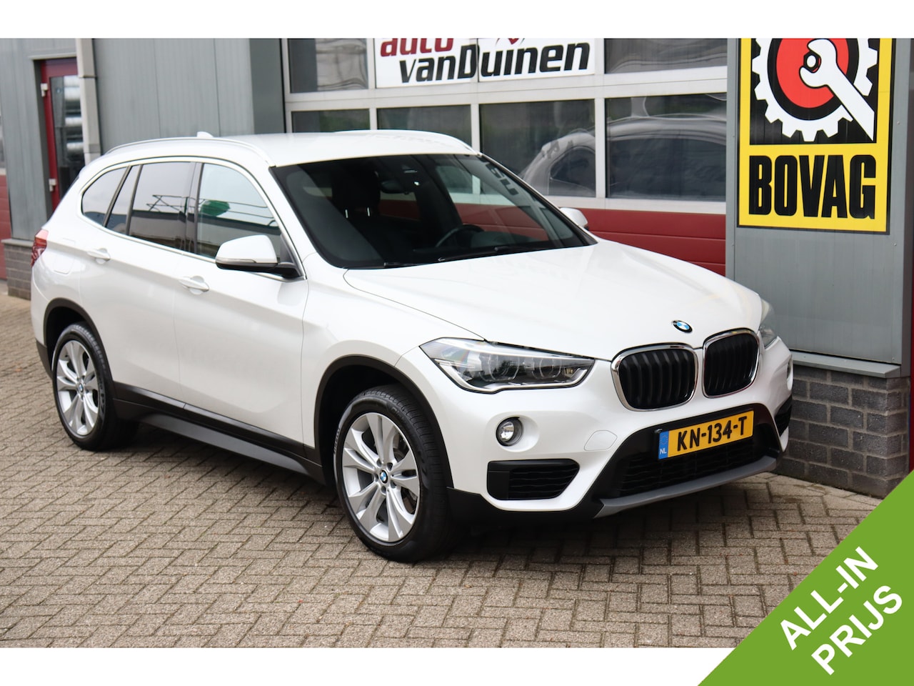 BMW X1 - sDrive20i Centennial High Executive O.a: Haak, PDC, Leder, Stoelverw, HUD, Clima, Navi, Et - AutoWereld.nl