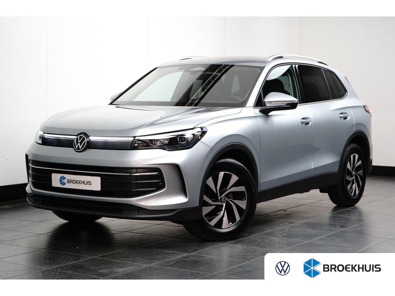 Volkswagen Tiguan - 1.5 eTSI 150PK MHEV DSG-7 Life Edition | TREKHAAK | CAMERA | STANDKACHEL | 17 INCH | ELEKT - AutoWereld.nl