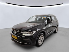 Volkswagen Tiguan - 1.5 TSI 131pk Life Business / Active info Display / Achteruitrijcamera / Stoelverwarming
