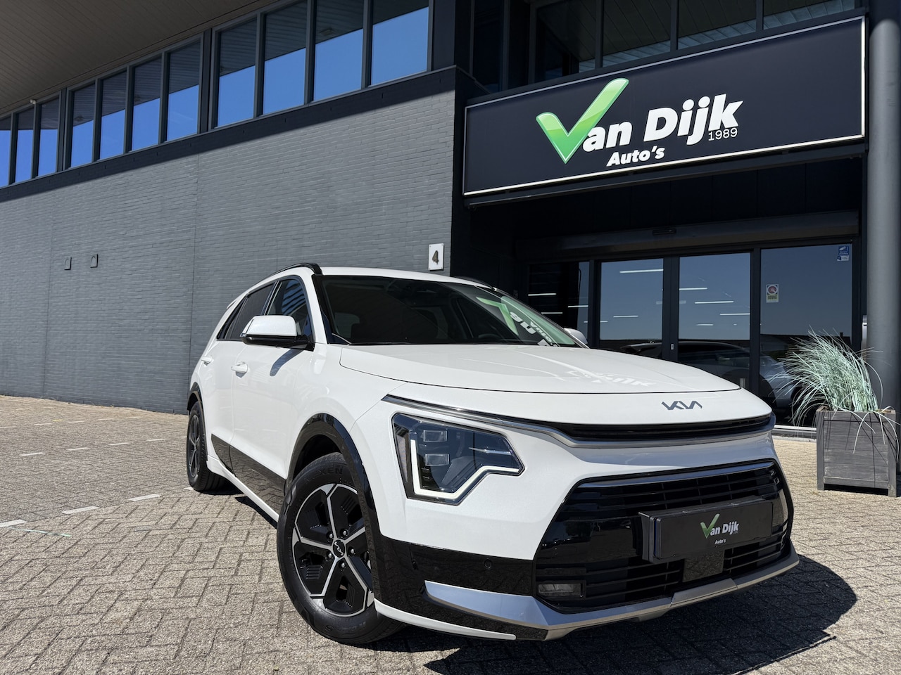 Kia Niro - 1.6 GDi Hybrid Navi Camera Trekhaak - AutoWereld.nl