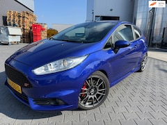 Ford Fiesta - 1.6 ST2 2016 MILLTEK K&N/XENON/LED/KEYLESS/RECARO SCHAALSTOELEN/CAMERA/BOMVOL/DEALER ONDER