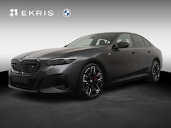 BMW i5 - Sedan M60 xDrive | M Sportpakket Pro | Innovation Pack | Travel Pack | Comfort Pack | Show