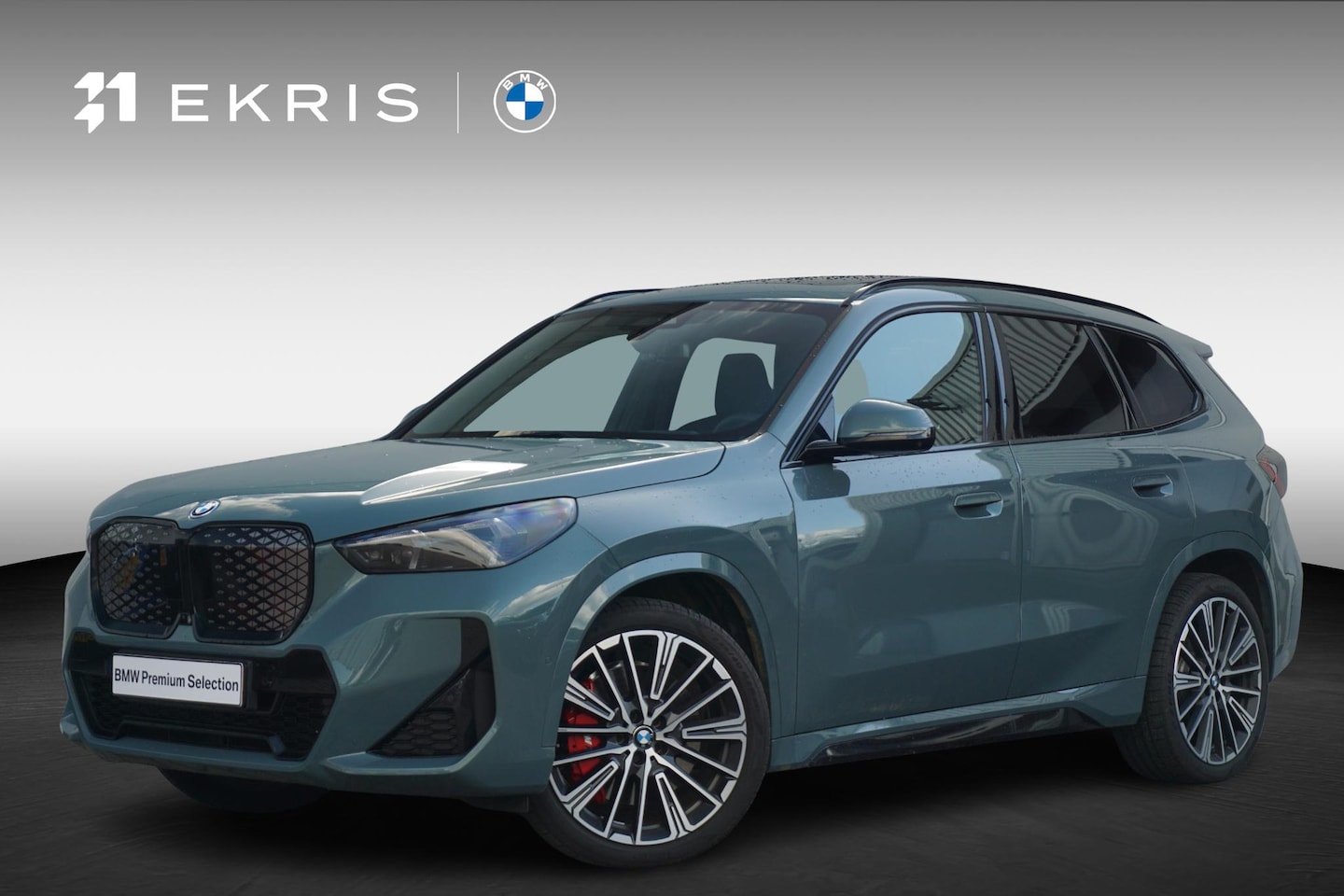 BMW iX1 - eDrive20 M Sport Pro | Harman Kardon / Panoramadak / Head-up / Elektrische stoelen + Memor - AutoWereld.nl