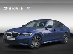 BMW 3-serie - Sedan 330e M Sportpakket Head-Up Display / Elektrisch verstelbare voorstoelen / Laserlight