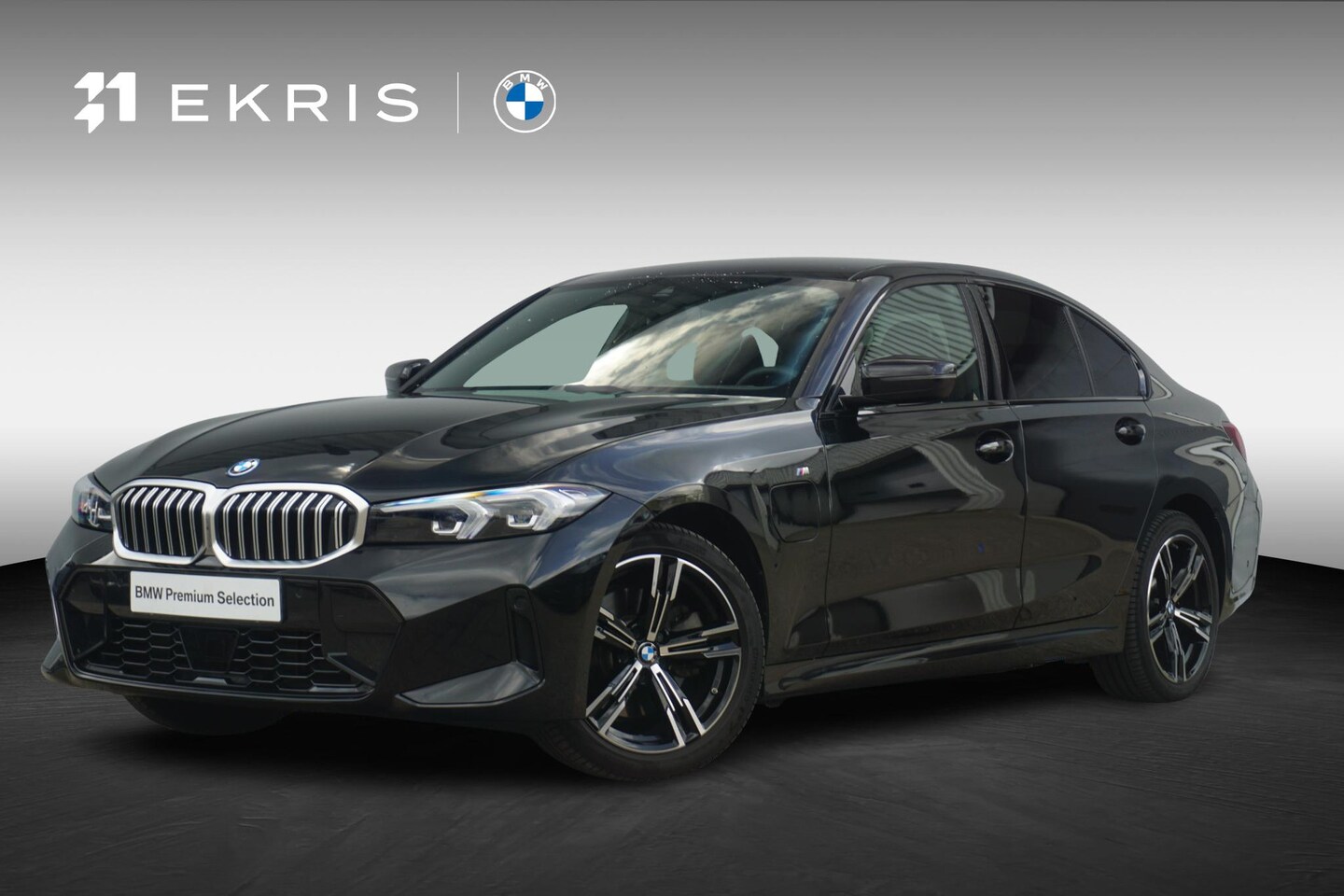 BMW 3-serie - Sedan 330e M Sportpakket 18'' / Comfort Acces / Trekhaak / Active Cruise Control / Stuurwi - AutoWereld.nl