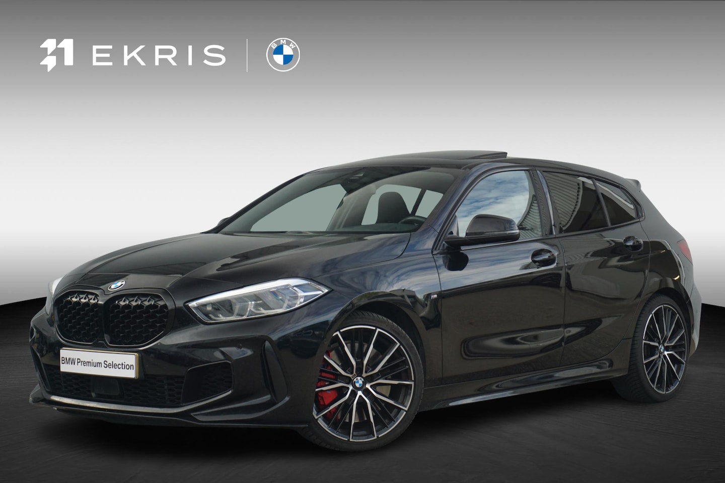 BMW 1-serie - M135i xDrive | Schuif-kanteldak | Harman Kardon | Head-up | Elektrische Stoelen + Memory | - AutoWereld.nl