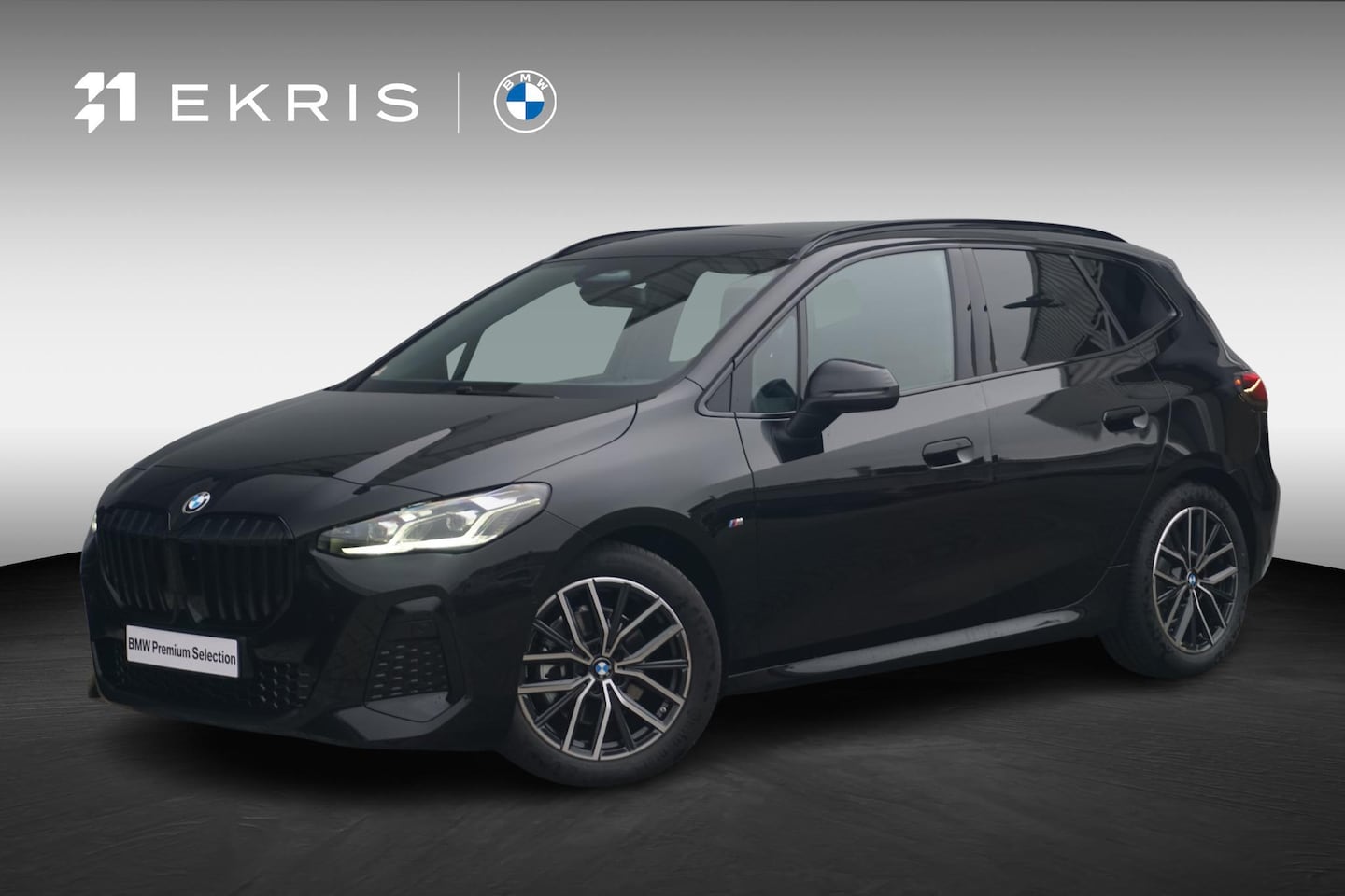 BMW 2-serie Active Tourer - 218i M Sport | Trekhaak / Panoramadak / Driving Assistant / Comfort Access / Stoel & Stuur - AutoWereld.nl