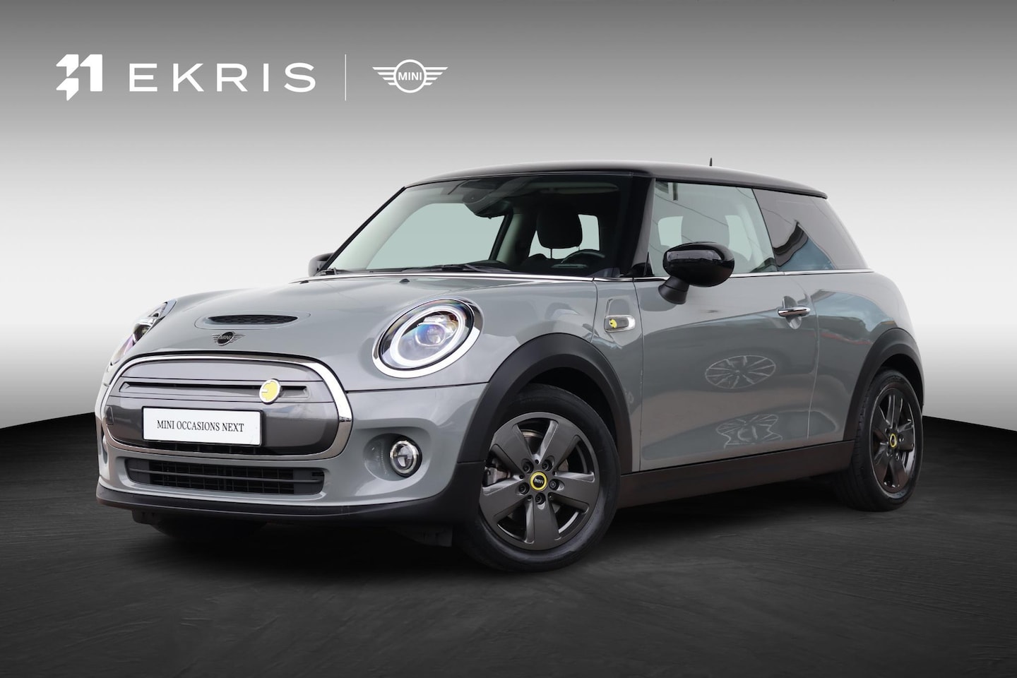 MINI Mini-Electric - Essential 33 kWh Navigatie / cruise control / Sportstoelen / Led Pakket / DAB - AutoWereld.nl