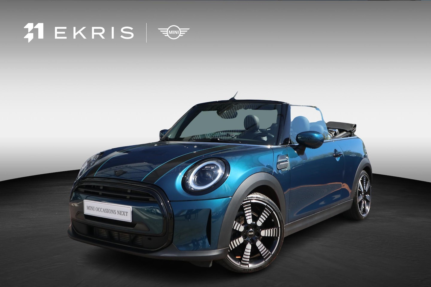 MINI Cabrio - Cooper 1.5 Cooper | 18" LM Pulse Spoke | MINI Sidewalk Uitvoering | Deep Laguna - AutoWereld.nl