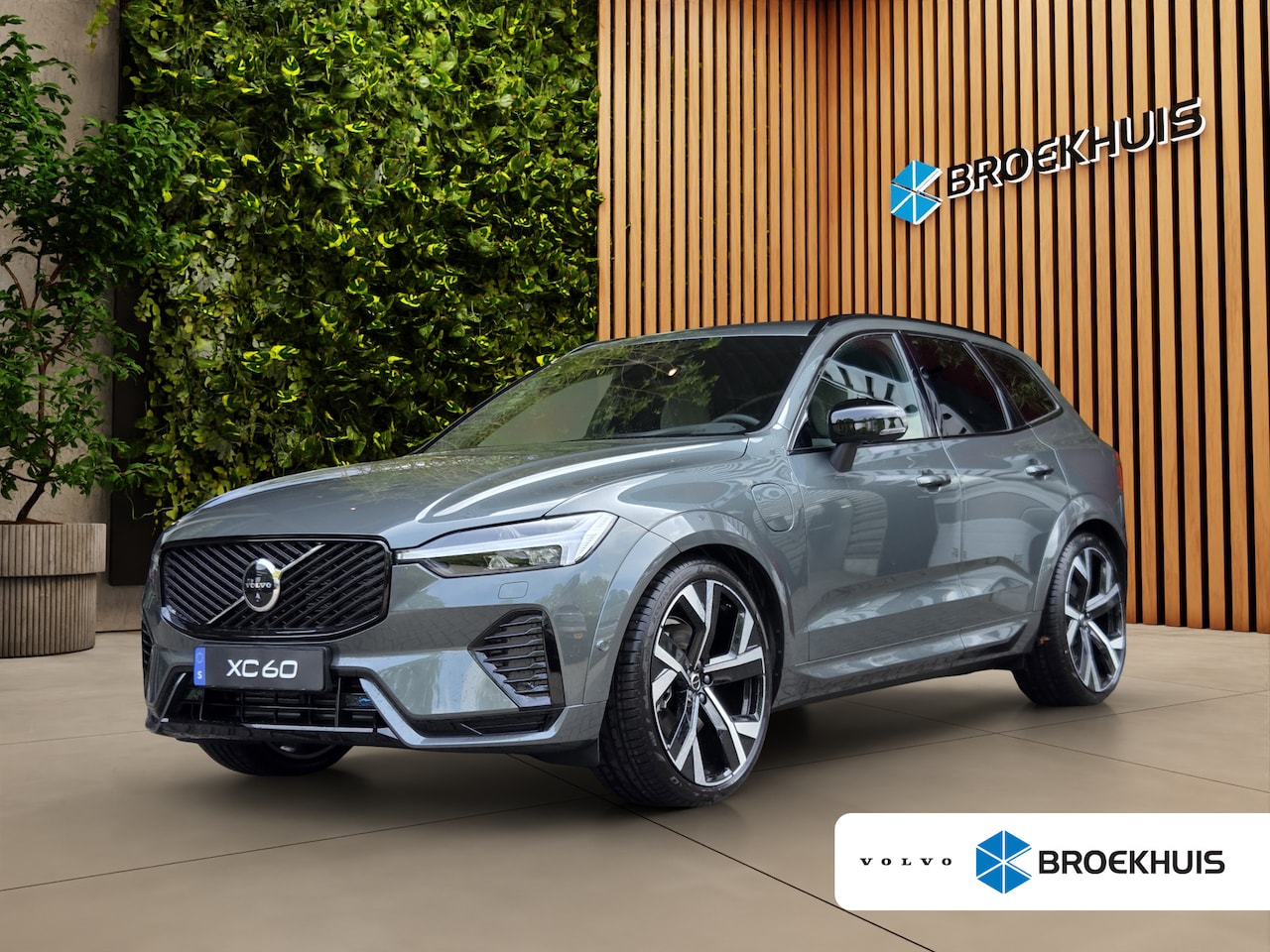 Volvo XC60 - 2.0 T6 Plug-in hybrid AWD Ultra Dark | Luchtvering | Pano | HUD | Memory | Harman/Kardon - AutoWereld.nl