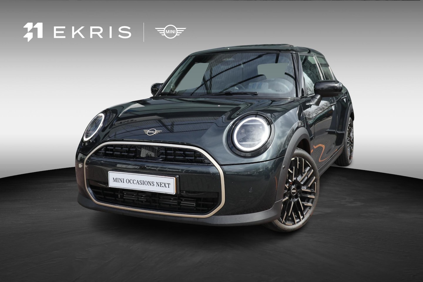 MINI Cooper - 5-deurs C | Favoured Trim + Pakket XL - AutoWereld.nl