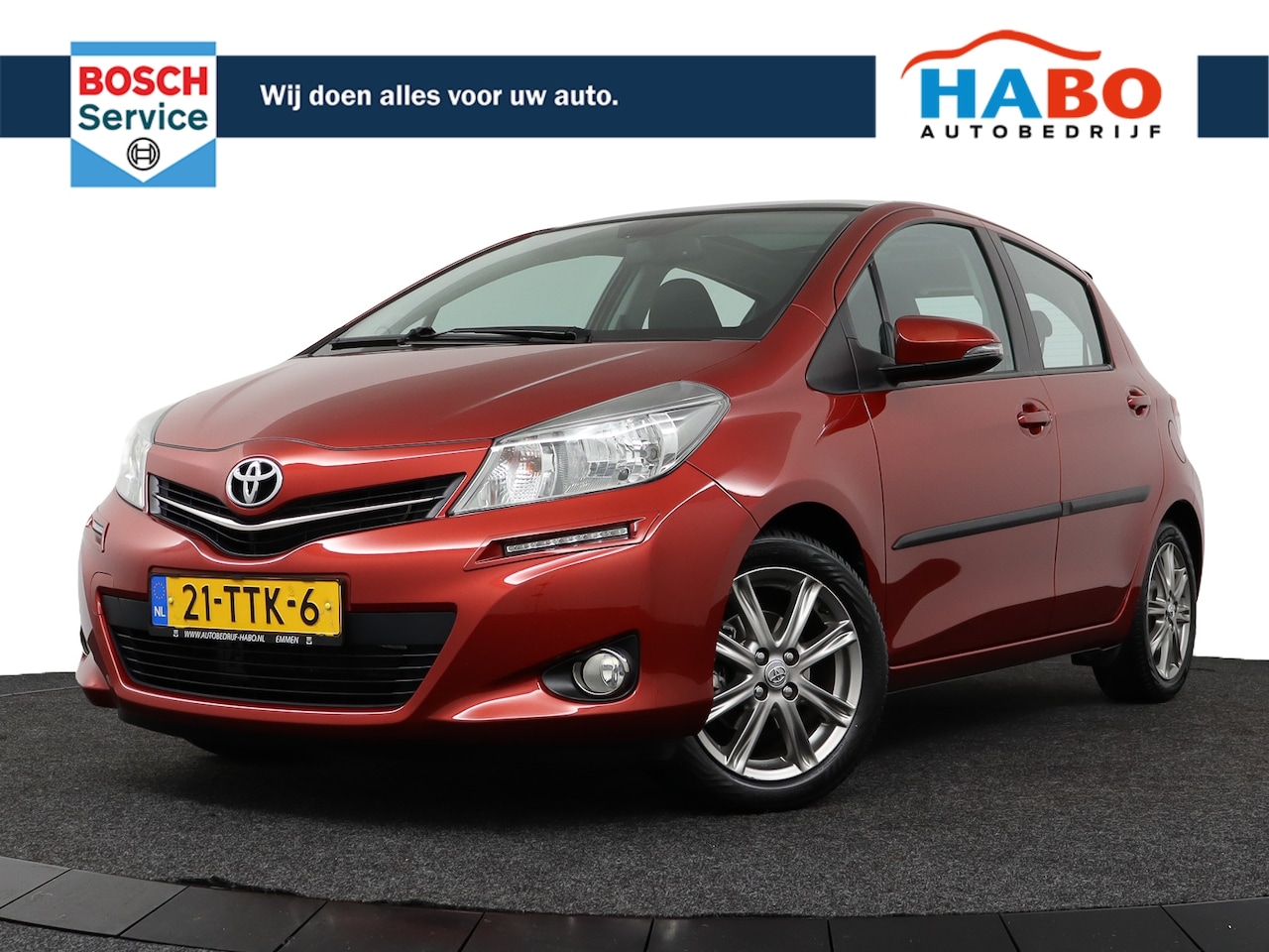 Toyota Yaris - 1.3 16V VVT-I DYNAMIC 5DRS ECC/CRUISE/NAV/KEYLESS-ENTRY/PANO.DAK/REGEN.SENS/TREKHAAK - AutoWereld.nl