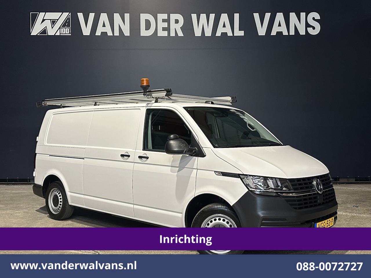Volkswagen Transporter - 2.0 TDI L2H1 Inrichting Euro6 Airco | Omvormer | Imperiaal | Camera | Trekhaak | Apple Car - AutoWereld.nl