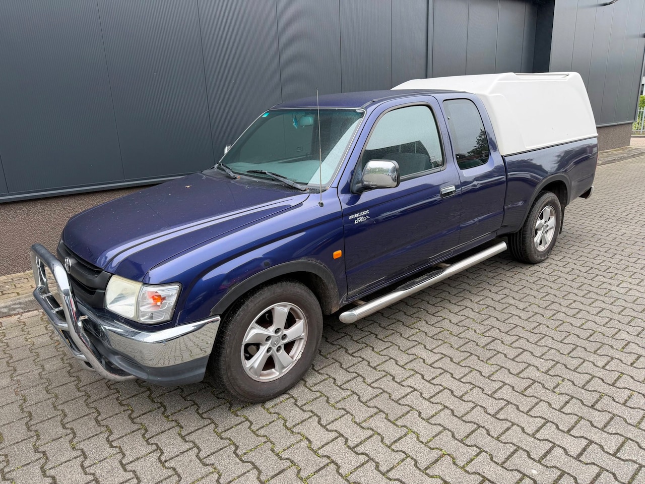 Toyota HiLux - 2.5 D4-D 90 Xtra SR5 ORGINELE KM STAND - AutoWereld.nl