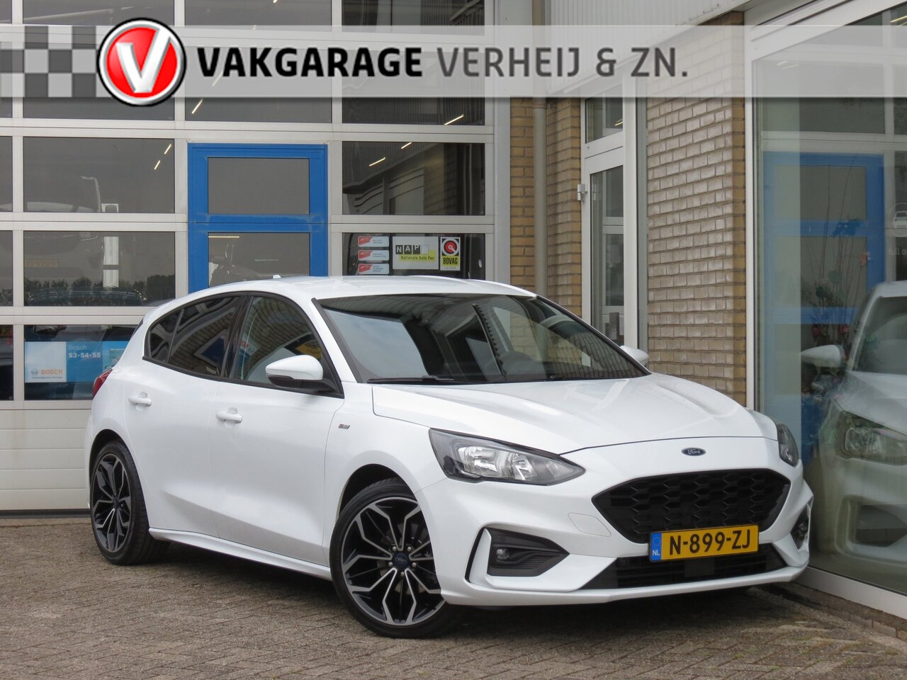 Ford Focus - 1.0 EcoBoost ST Line Business Car-Play|Navi|Clima|Cruise|18'' Inch|Automaat|LED|Key-Less - AutoWereld.nl