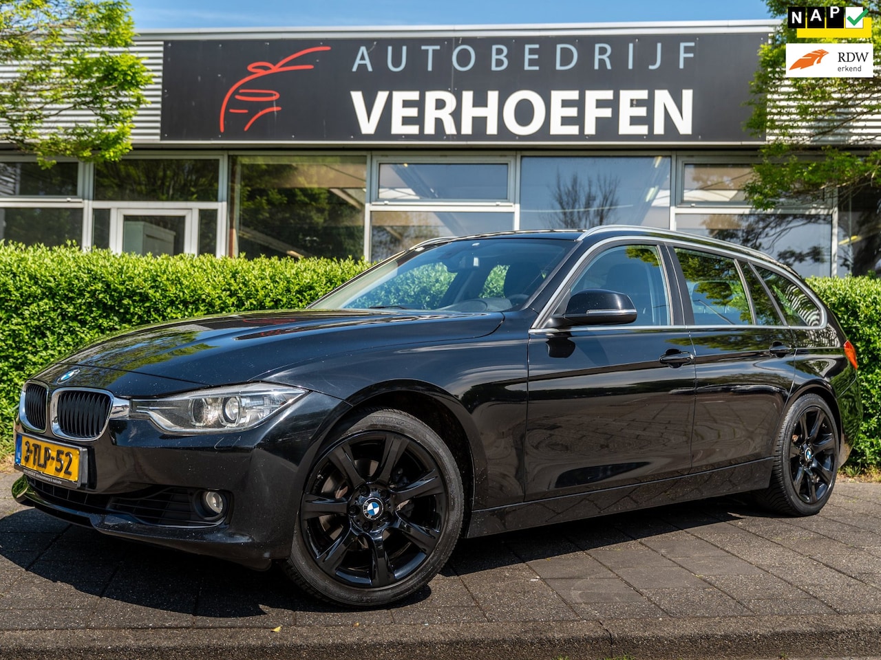 BMW 3-serie Touring - 320i Executive - AUTOMAAT - CLIMATE / CRUISE CONTR - ORG NL - NAP - XENON - AIRCO ! - AutoWereld.nl