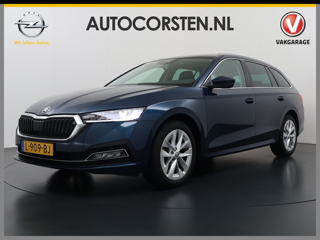 Skoda Octavia Combi - 1.0TSI Pano.dak Trekhaak Adap.Cruise Stoelverwarming Navi Ecc Camera Apple Carplay Android - AutoWereld.nl