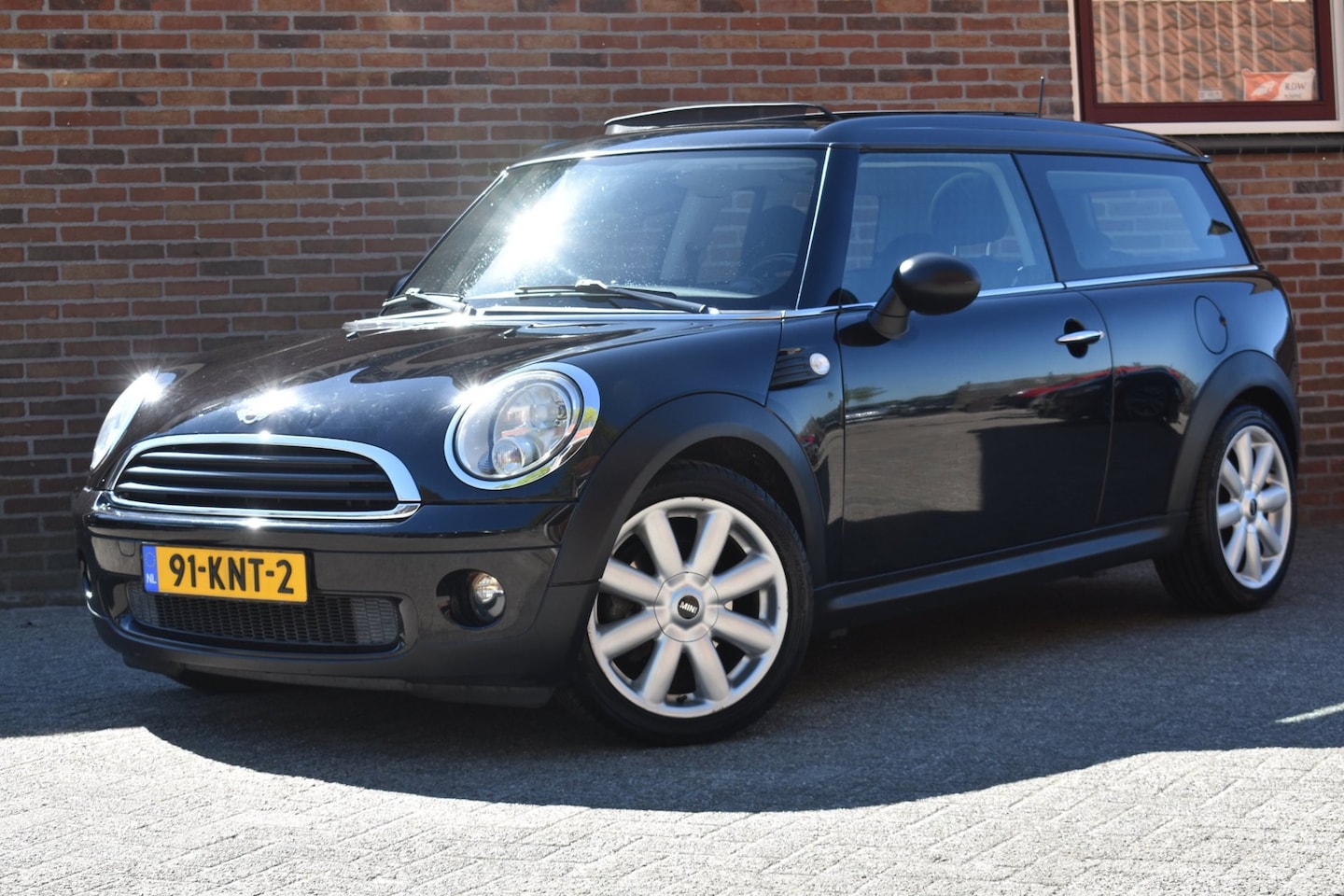 MINI Clubman - Mini 1.4 One Anniversary MK II '10 Pano Airco Cruise Inruil mogelijk - AutoWereld.nl