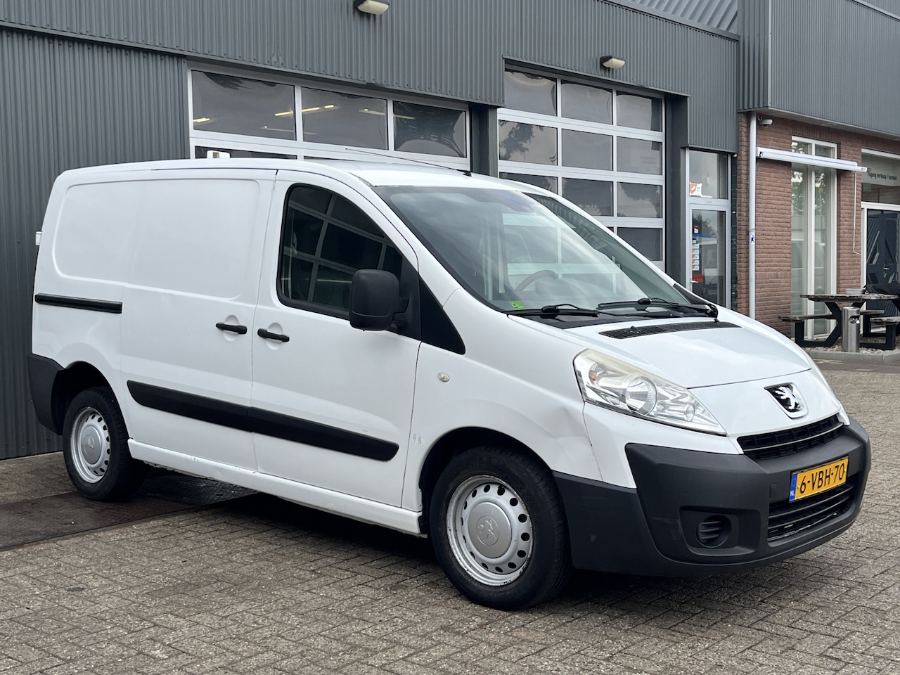 Peugeot Expert - 229 1.6 HDI L1H1 Airco Schuifdeur Trekhaak 1470kg trekgewicht 3-Persoons - AutoWereld.nl
