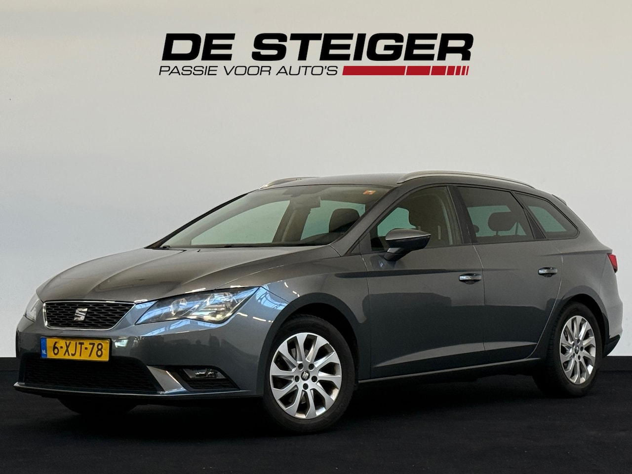 SEAT Leon ST - 1.6 TDI Style Ecomotive Parkeersensoren Airco Clima Navigatie - AutoWereld.nl