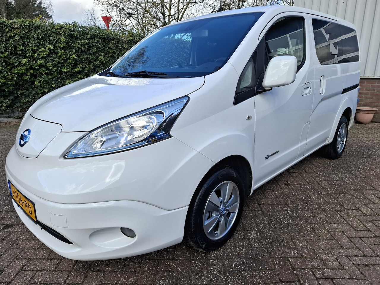 Nissan e-NV200 Evalia - 40 kWh ROLSTOELVERVOER CLIMAT/CRUISE/NAVI 110PK - AutoWereld.nl