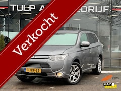 Mitsubishi Outlander - 2.0 PHEV Instyle Lees tekst