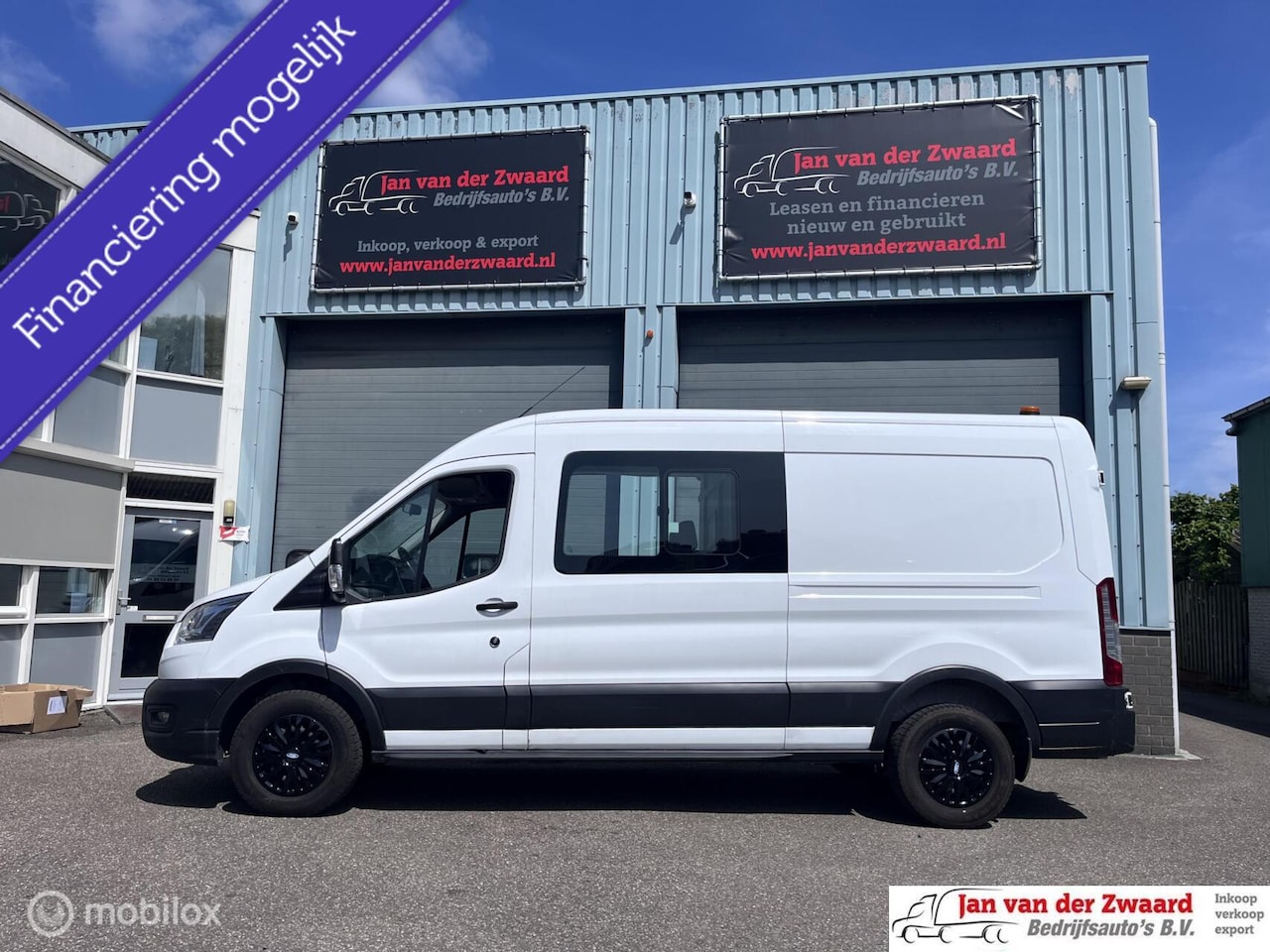 Ford Transit - 350 2.0 TDCI Euro 6 L3H2 Ambiente Dubbele Cabine Navi Airco Ceuise control Trekhaak - AutoWereld.nl