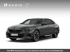 BMW 5-serie - 550e xDrive M Sportpakket Pro | Innovation Pack | Comfort Pack | Travel Pack | Parking Ass