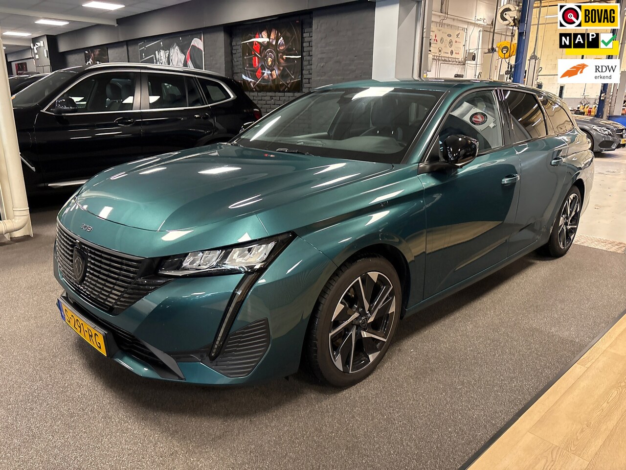 Peugeot 308 SW - 1.2 PureTech Allure Pack Business/navi/CarPlay/camera/leder/trekhaak - AutoWereld.nl