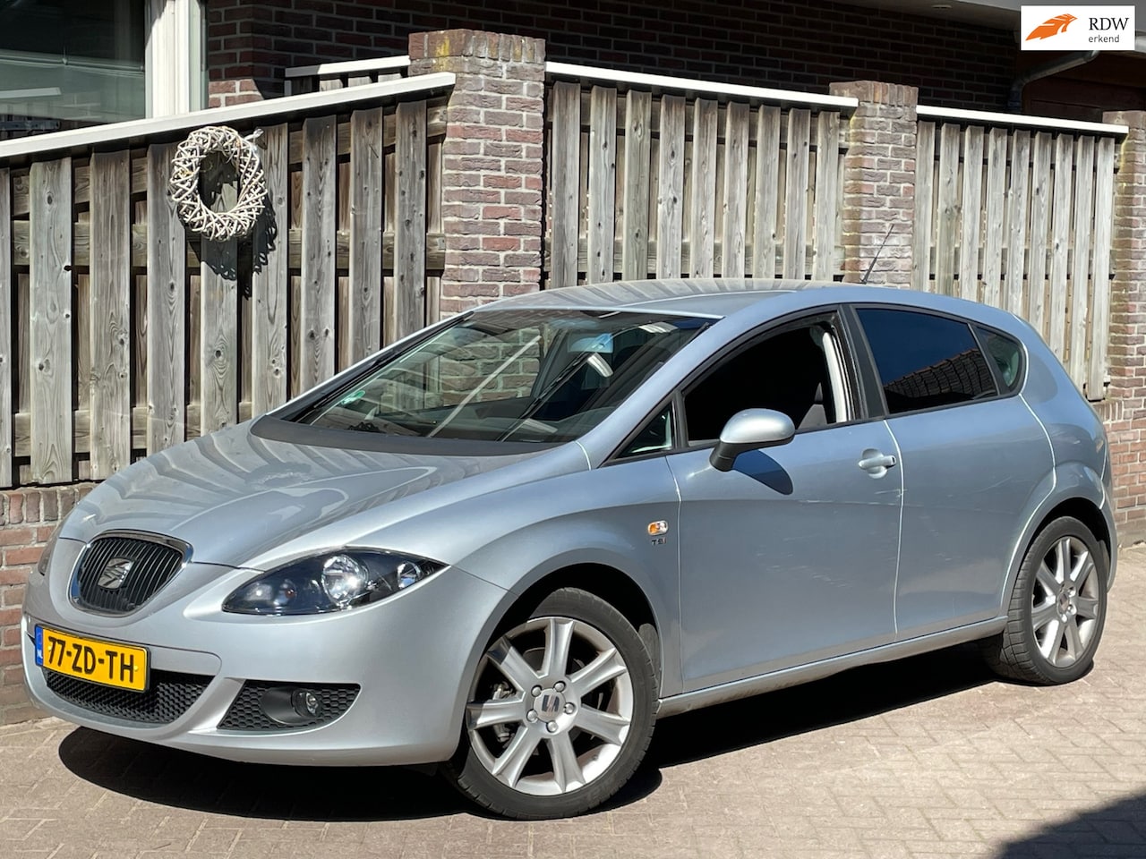 SEAT Leon - 1.4 TSI Streetstyle AIRCO/CLIMA, cruise, PDC, 17''LM, APK 05-2027! - AutoWereld.nl