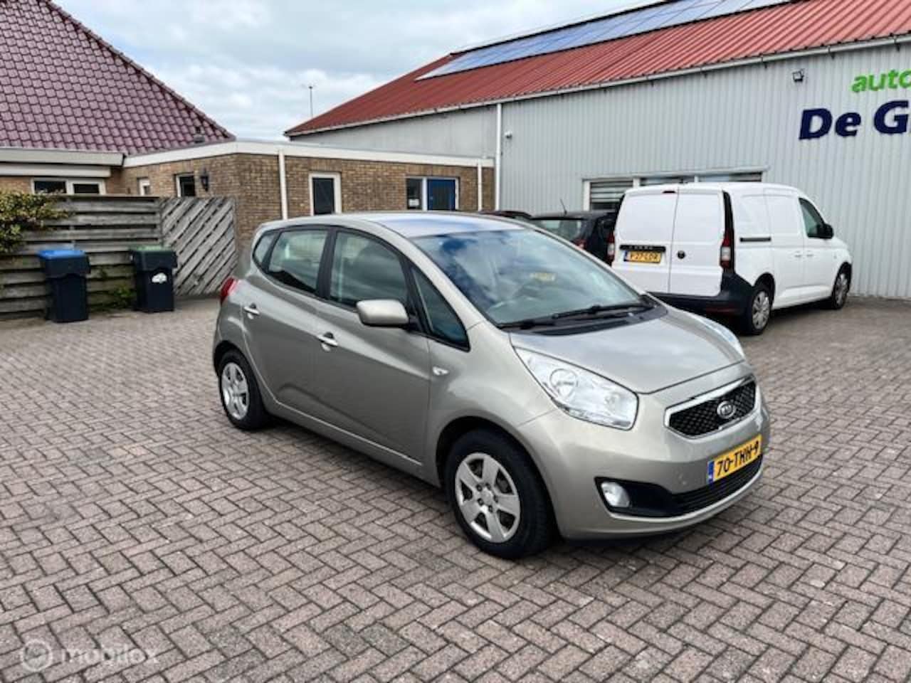 Kia Venga - 1.4 CVVT X-ecutive 1.4 CVVT X-ecutive - AutoWereld.nl