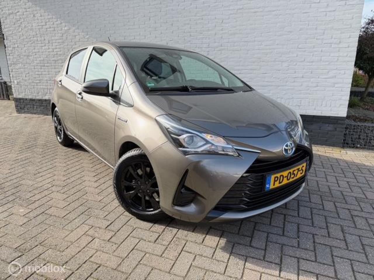 Toyota Yaris - 1.5 Hybrid ORG NL Dealer Ondh Apple CarPlay - AutoWereld.nl