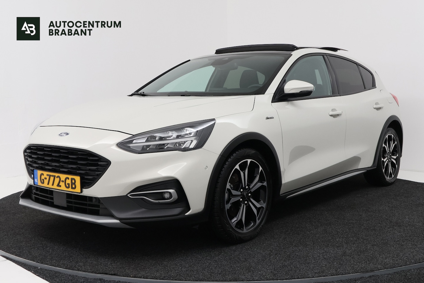 Ford Focus - 1.5 EcoBoost Active Business (PANORAMADAK STOEL-/STUURVERWARMING, CAMERA, TREKHAAK, AUTOPI - AutoWereld.nl