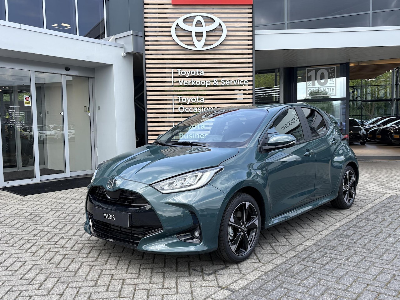 Toyota Yaris - 1.5 Hybrid Executive NIEUW DIRECT LEVERBAAR OP VOORAAD CARPLAY/ ANDROID DODEHOEK PARK-SENS - AutoWereld.nl