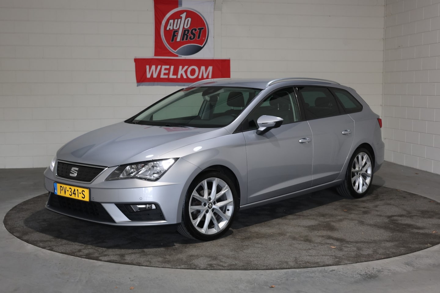 SEAT Leon ST - 1.0 EcoTSI Style Business Intense 1.0 EcoTSI Style Business Intense, Automaat, 18 inch, Navi, Cruise, Trekhaak, Clima, Isofi - AutoWereld.nl