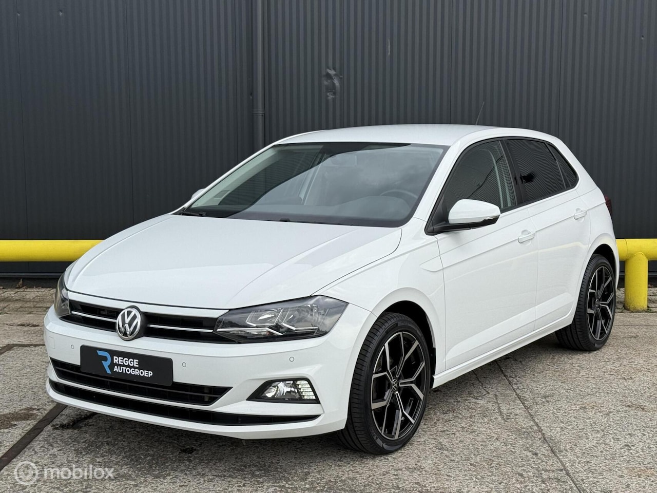 Volkswagen Polo - 1.0 TSI Highline AUTOMAAT | R-LINE VELGEN - AutoWereld.nl
