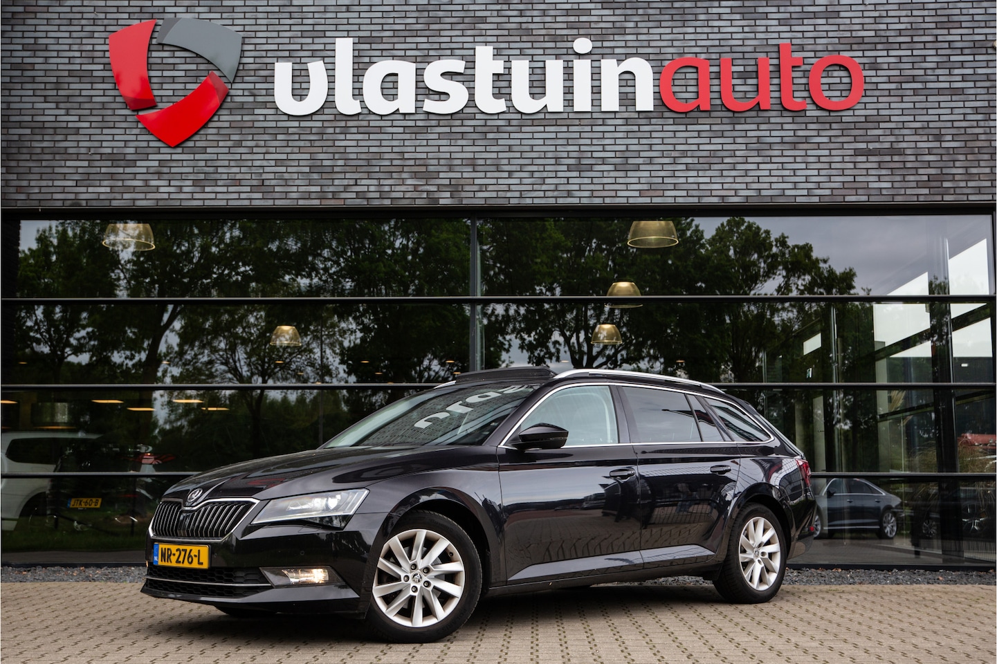 Skoda Superb Combi - 1.6 TDI Ambition Business 1.6 TDI Ambition Business , Panoramadak, Stoelverwarming, - AutoWereld.nl