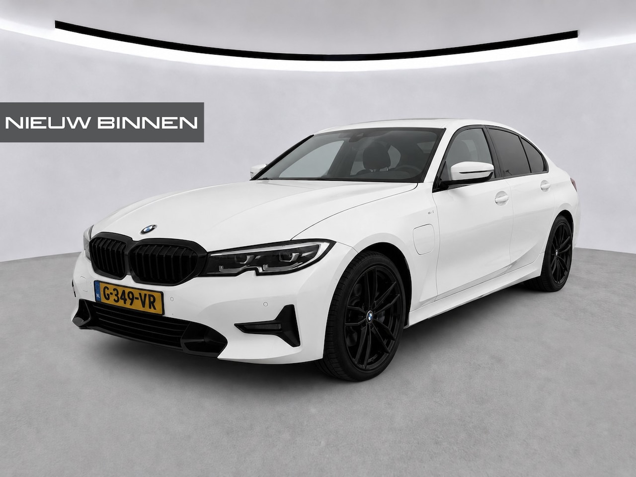 BMW 3-serie - 330e eDrive Edition | Stoelverwarming | Navigatie | Apple Carplay | Parkeersensoren | Keyl - AutoWereld.nl