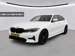 BMW 3-serie - 330e eDrive Edition High Executive | Stoelverwarming | Navigatie | Apple Carplay | Parkeer