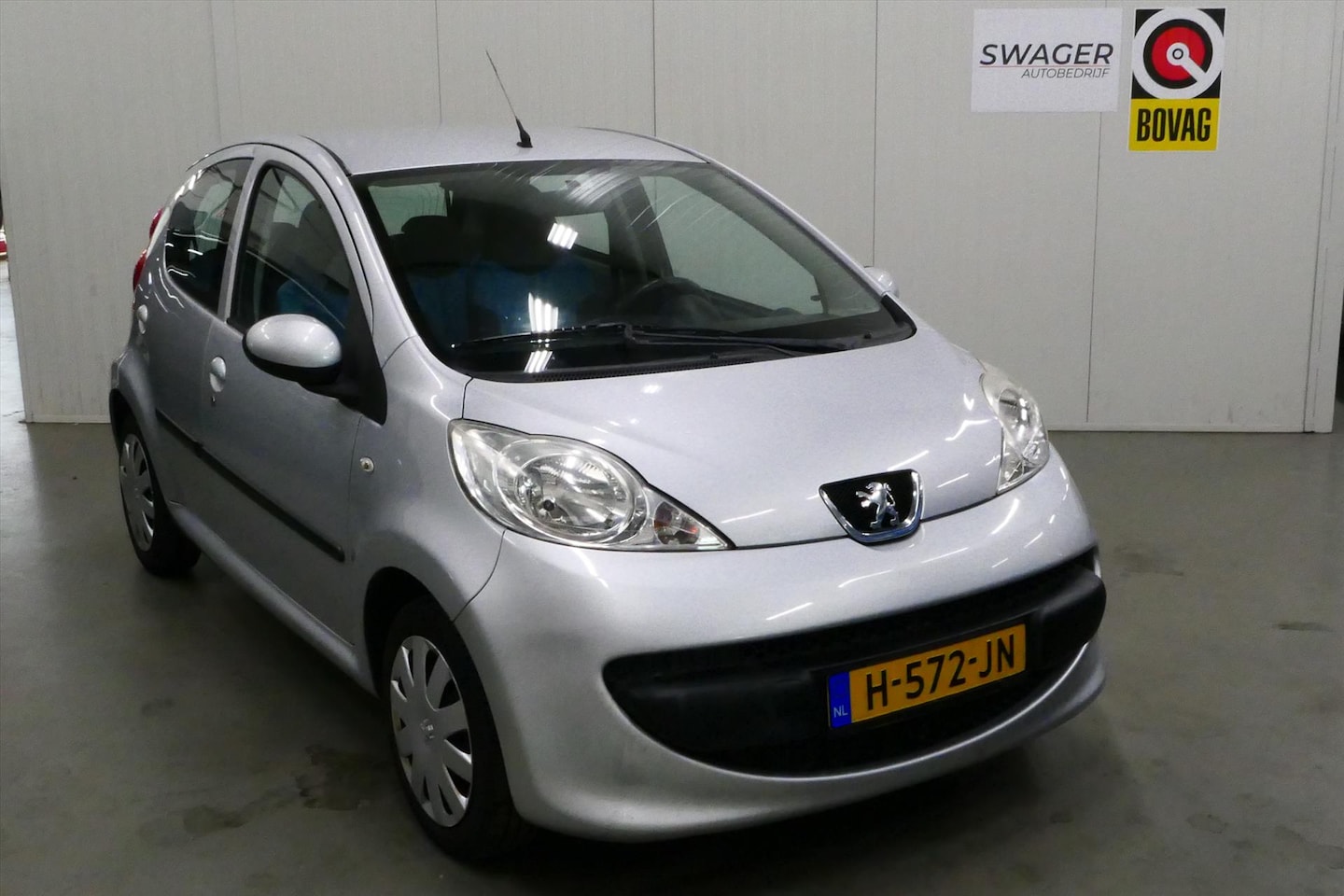 PEUGEOT 107