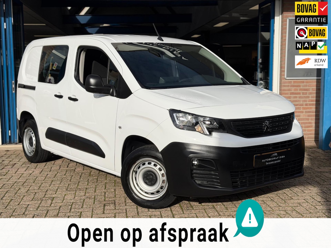 Peugeot Partner - 1.2 PureTech Premium 2022 WIT NAVI AIRCO BTW - AutoWereld.nl